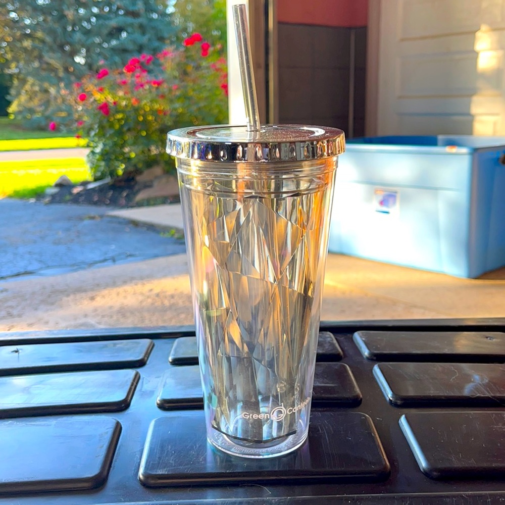 ✨6 for $25✨ Grey & Chrome Plastic Cup